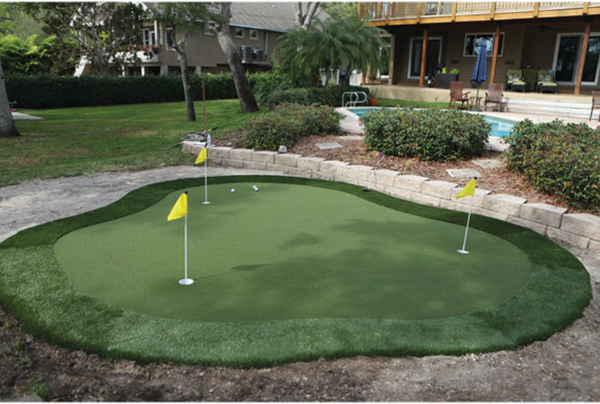 15' x 17' DIY Backyard Putting Green – Golf Gear Box